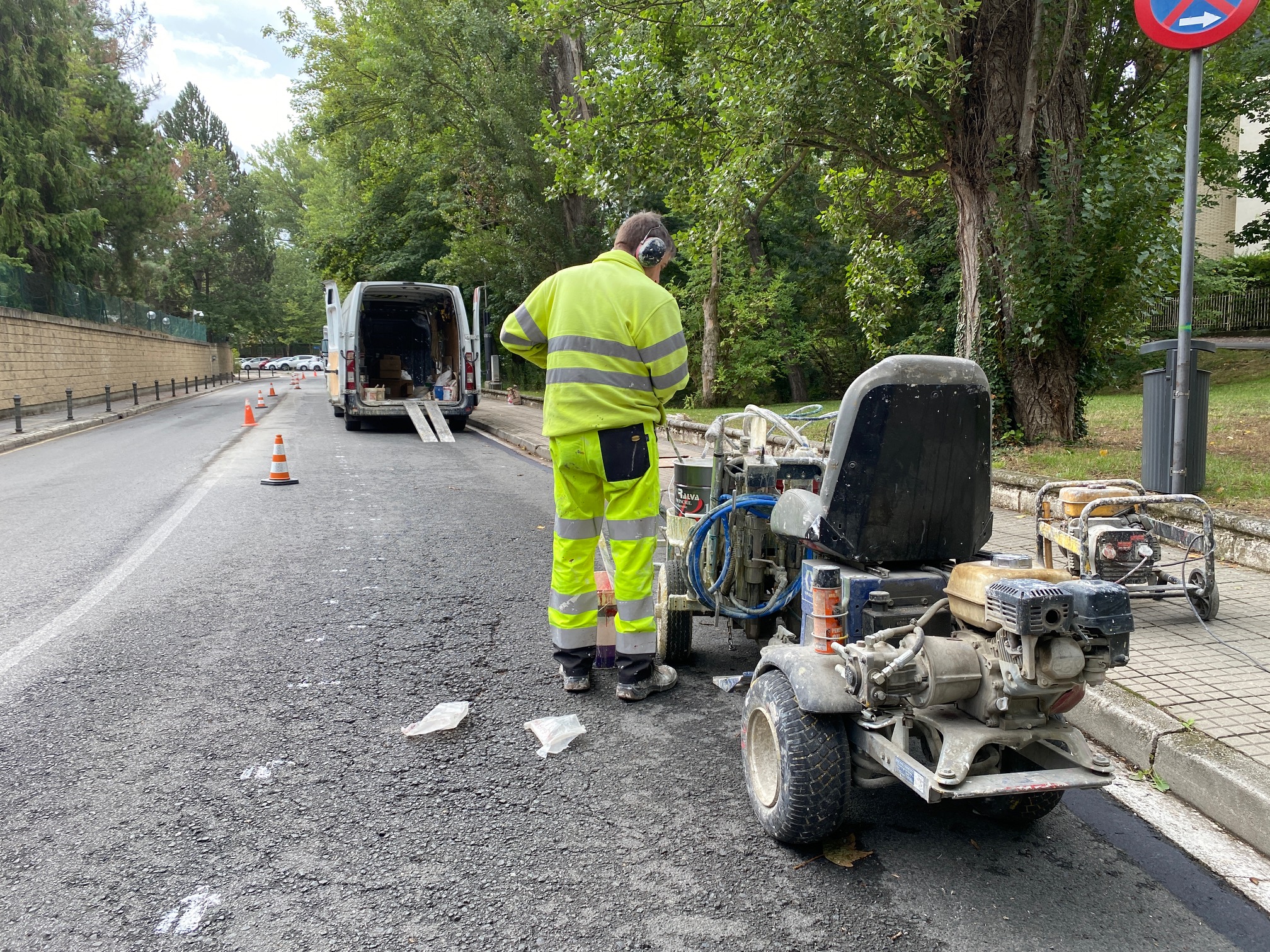 Trabajos de señalización en el entorno de Corazonistas y Vera-Cruz. Foto: Ayuntamiento de Gasteiz