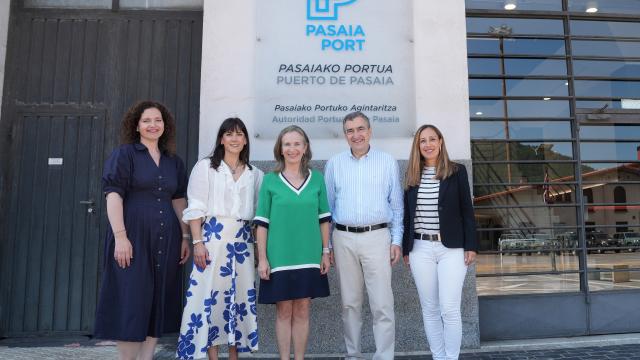 El presidente del EBB Aitor Esteban, ha realizado una jornada de trabajo acompañado, entre otros por la portavoz de Pasaia, Loreto Osa; la portavoz de Errenteria, Elixabete Murua, y la concejala de Lezo, Alaitz de La Maza. / EAJ-PNV Gipuzkoa