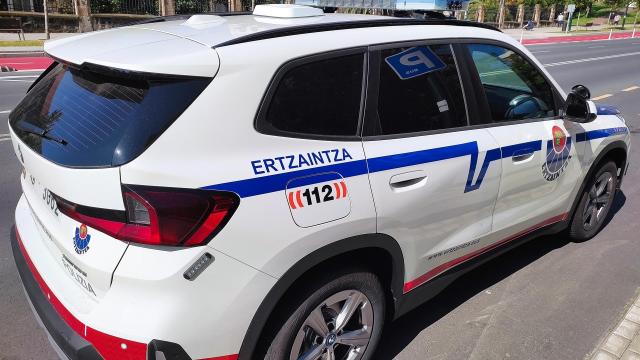 Imagen de archivo de un vehículo de la Ertzaintza. EUROPA PRESS