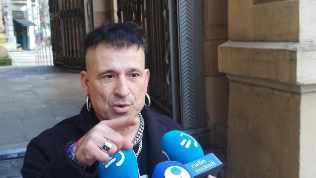 El profesor acusado de ofrecer dinero por favores sexuales a menores en un colegio de Irun / EUROPA PRESS