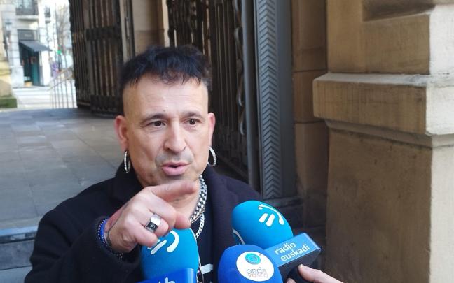 El profesor acusado de ofrecer dinero por favores sexuales a menores en un colegio de Irun / EUROPA PRESS