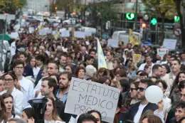 Médicos durante una manifestación en demanda de un estatuto propio - H.Bilbao - Europa Press - Archivo