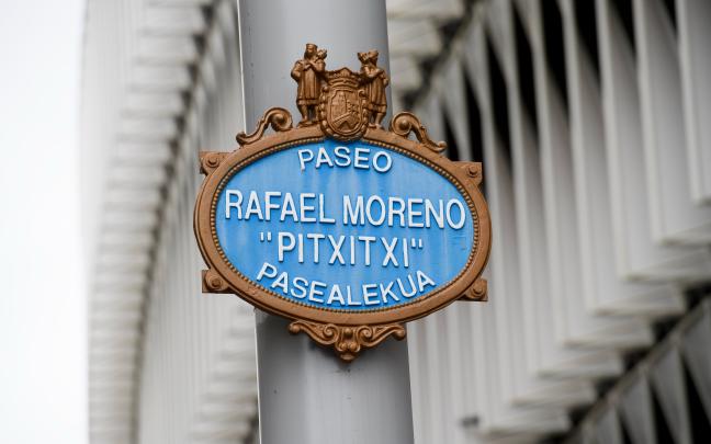 Placa de la calle Rafael Moreno 'Pitxitxi' de Bilbao. X: @ATHLETIC_EN Placa de la calle Rafael Moreno 'Pitxitxi' de Bilbao. X: @ATHLETIC_EN