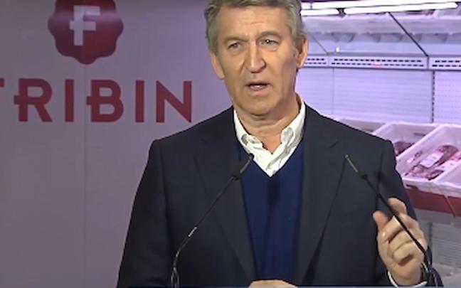 Alberto Núñez Feijoó durante su visita a la empresa Fribin