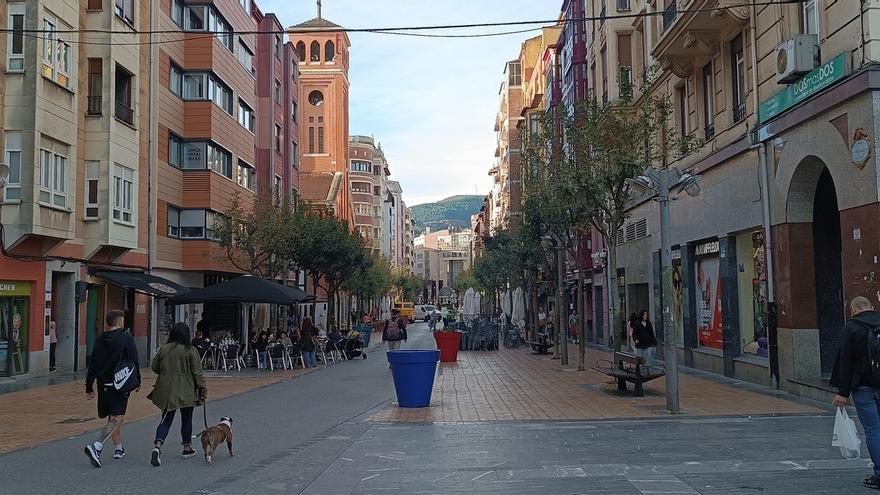 Barakaldo contará para verano de 2025 con el paseo de Los Fueros completamente peatonalizado. MIGUEL A. PARDO