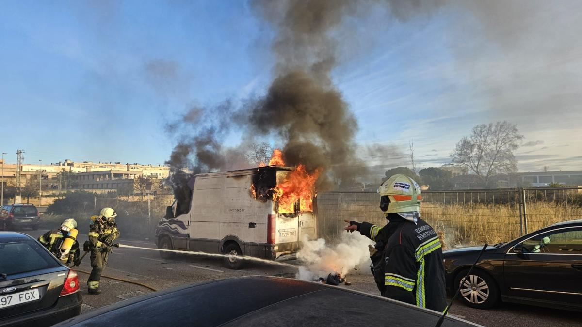 Incendio de una furgoneta en Tudela DNN