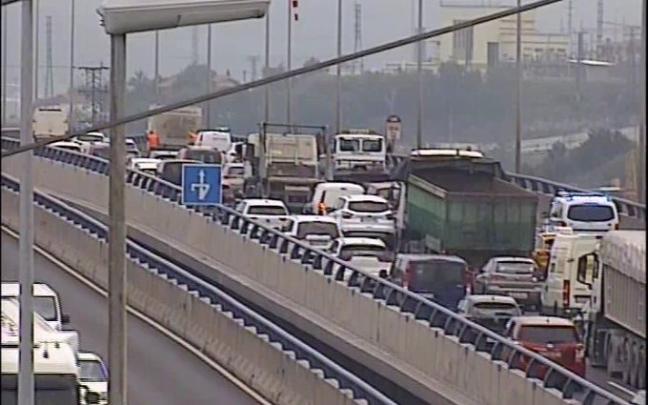 Imagen de archivo de retenciones viarias