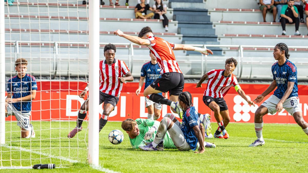 Los sub-19 rojiblancos han sido superiores a los del Arsenal este mediodía en Lezama. / ATHLETIC CLUB