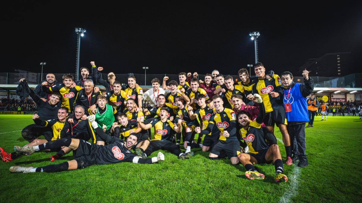El Portugalete celebrando el triunfo ayer en La Florida / Club Portugalete