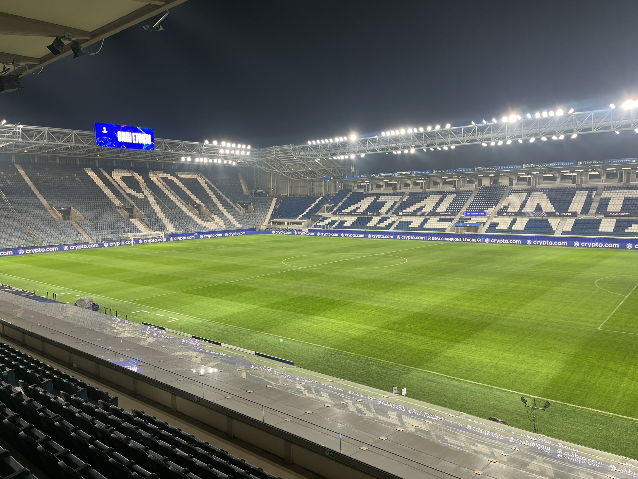 Este es el actual aspecto que presenta el Stadio de Bérgamo, escenario del Atalanta-Athletic de esta noche