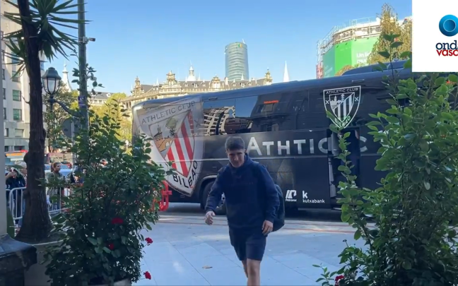 Mikel Jauregizar en la llegada al hotel