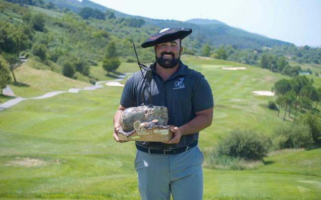 El gaditano Mario Galiano revalidó la victoria del año pasado y se ganó en el V Bizkaia PGAe Open de golf