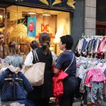 El Mercado de Gangas del Casco Viejo de Bilbao, se repetirá desde el jueves, ya sin lluvia.