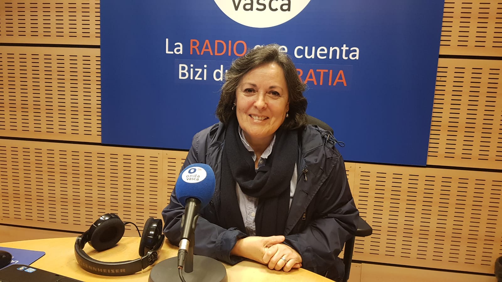 La Doctora Gárate en el estudio de Onda Vasca
