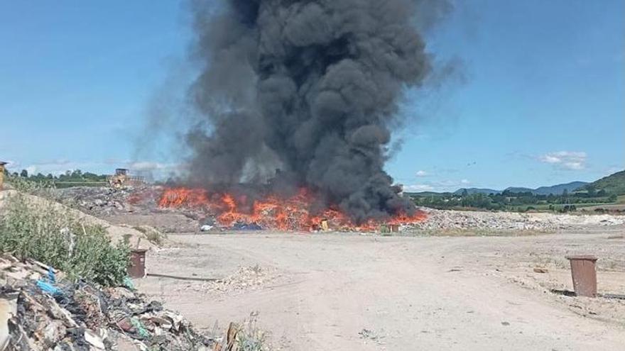 ncendio en el vertedero de Gardelegi Bomberos Vitoria-Gasteiz