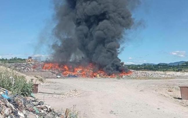 ncendio en el vertedero de Gardelegi Bomberos Vitoria-Gasteiz