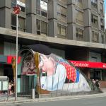 Gargantúa se come a las y los usuarios de Metro Bilbao en los dos fosteritos de la Plaza Moyua