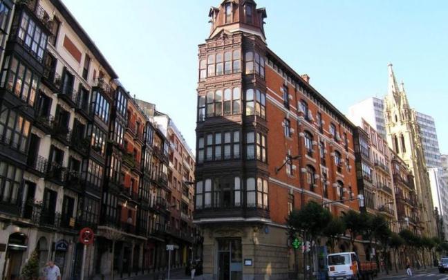 Imagen de la calle Hurtado de Amézaga de Bilbao en la que se ha registrado el robo este martes | DEIA