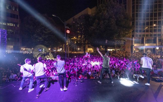 El escenario de la Plaza Circular volverá a acoger las populares verbenas.