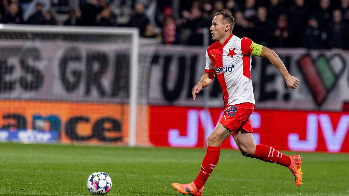 Jan Boril, capitán del Slavia, en un lance de ayer en Jablonec. / X SLAVIA PRAHA