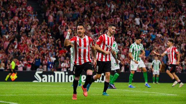 Álex Berenguer celebra el gol conseguido ante el Betis / Athletic Club