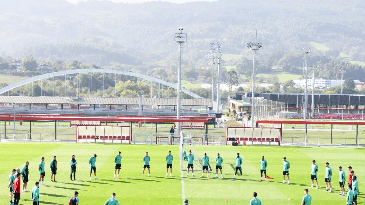 El Athletic guarda un minuto de silencio por las víctimas de la DANA / AthleticClub