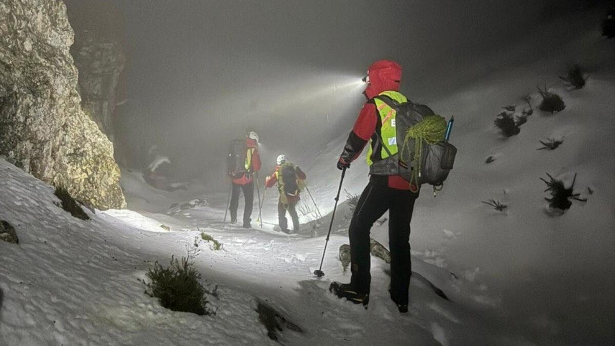 Rescate de los montañeros en el Gorbea. X: @ERTZAINTZAEJGV