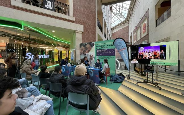 Programa especial por el Día de la Mujer y la Niña en la Ciencia desde el centro comercial Zubiarte