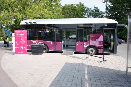 El nuevo autobús urbano municipal iniciará su actividad en torno a Navidad mediante una prueba piloto de un año y estará integrado en el sistema tarifario del Consorcio de Transportes de Bizkaia