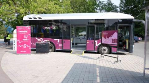 El nuevo autobús urbano municipal iniciará su actividad en torno a Navidad mediante una prueba piloto de un año y estará integrado en el sistema tarifario del Consorcio de Transportes de Bizkaia