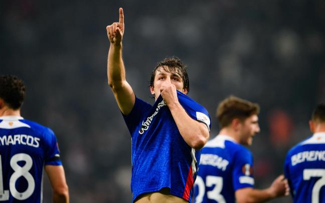 Unai Gómez celebra su gol ante el Besiktas / Athletic Club