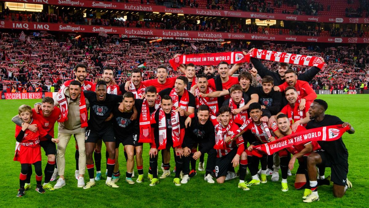 Los jugadores del Athletic celebran el pase a la final / Athletic Club