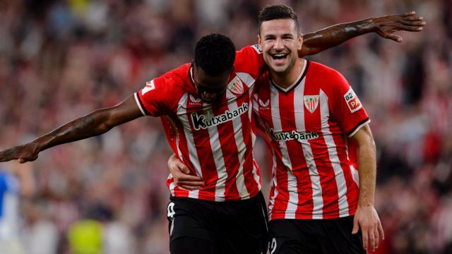 Gorka Guruzeta celebra un gol con Iñaki Williams / Athletic Club