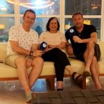 La cónsul de Venezuela en Bilbao, Glenna Cabello, junto a Txema Gutiérrez y Ángel López