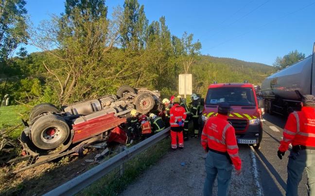 Imagen del accidente mortal registrado esta mañana en la Ronda de Pamplona / POLICÍA FORAL Imagen del accidente mortal registrado esta mañana en la Ronda de Pamplona / POLICÍA FORAL
