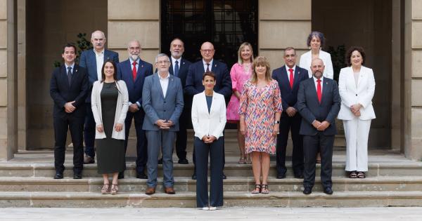 El Gobierno de Navarra posa al completo antes de su sesión semanal. Fotos: Gobierno de Navarra