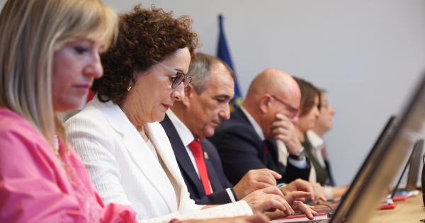 El Gobierno de Navarra posa al completo antes de su sesión semanal. Fotos: Gobierno de Navarra