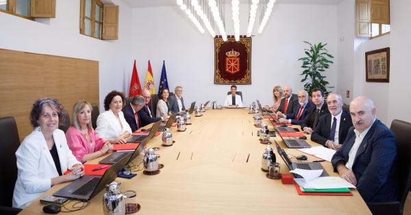 El Gobierno de Navarra posa al completo antes de su sesión semanal. Fotos: Gobierno de Navarra