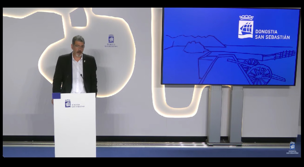 Eneko Goia, durante la comparecencia tras la Junta de Gobierno local