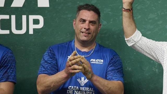 Mikel Goñi en la Pilota Legends Cuo en el frontón Labrit | Imagen: Iñaki Porto - Noticias de Navarra