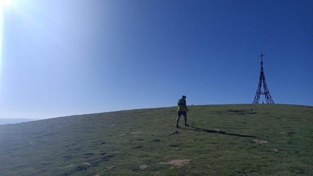 En el dispositivo desplegado en el Gorbea ha participado un helicóptero de la Ertzaintza con configuración de montaña, junto a efectivos de la Unidad de Vigilancia y Rescate / DEIA - Gonzalo Pérez Zunzunegi. 