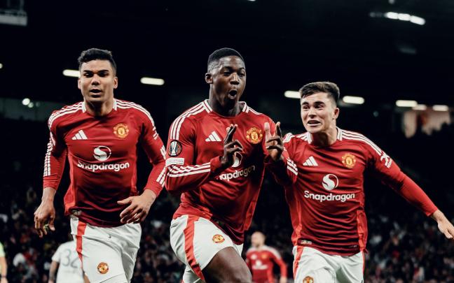 Los jugadores del Manchester United celebrando la clasificación frente al Olympique de Lyon. Foto: MANCHESTER UNITED FC