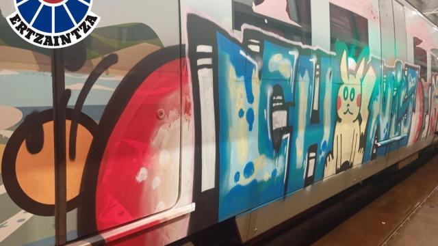 Imagen de una de las unidades vandalizadas / DEPARTAMENTO DE SEGURIDAD