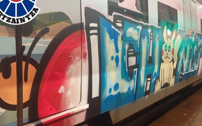Imagen de una de las unidades vandalizadas / DEPARTAMENTO DE SEGURIDAD