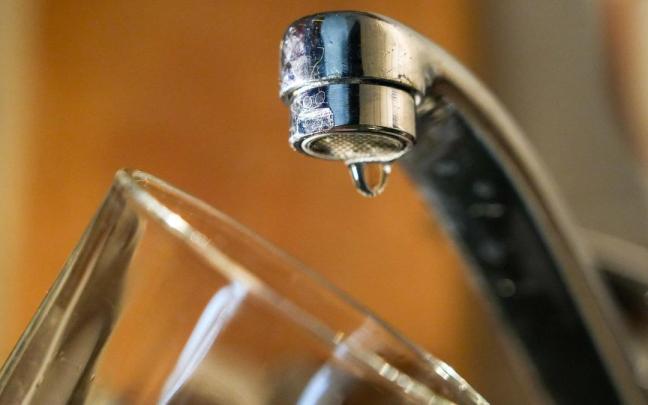En julio el Ayuntamiento de Zuia decretó cortes nocturnos de agua entre las 22:00 y las 08:00 horas / Noticias de Álava - Jorge Muñoz.
