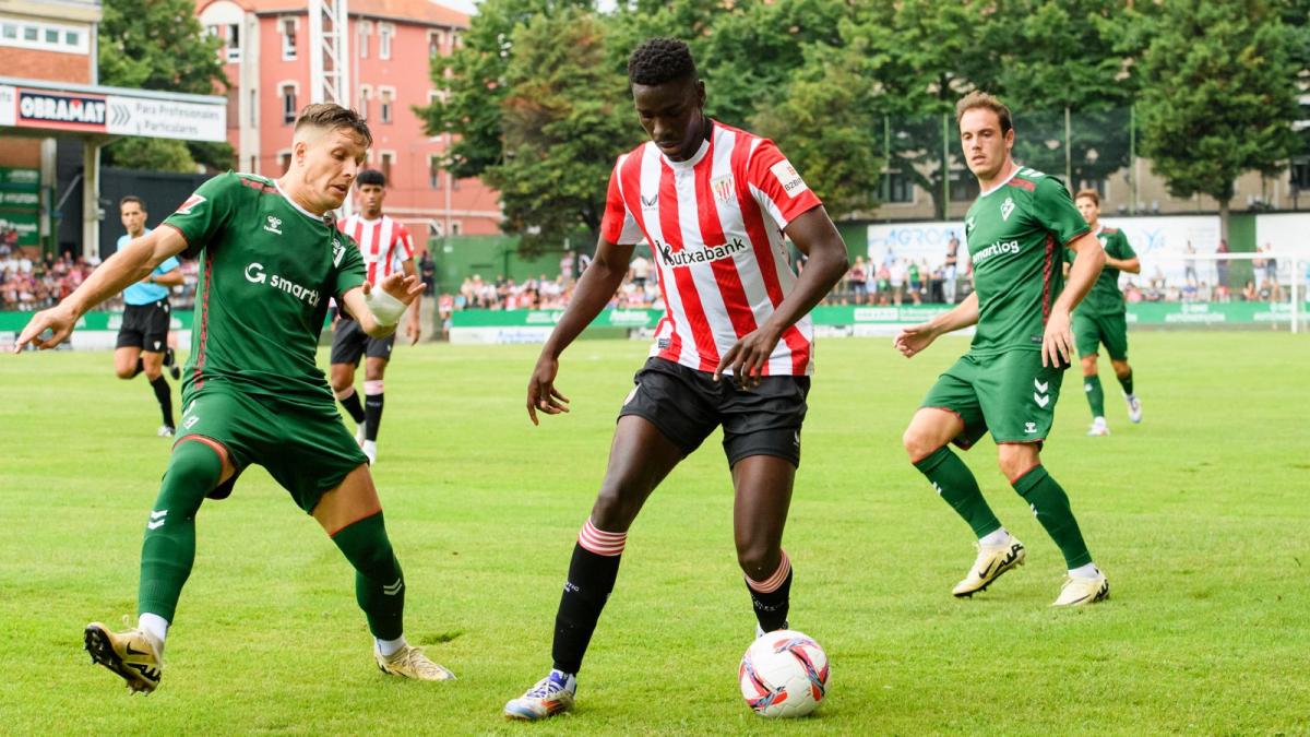 Adama Boiro durante el partido ante el Eibar / Athletic Club