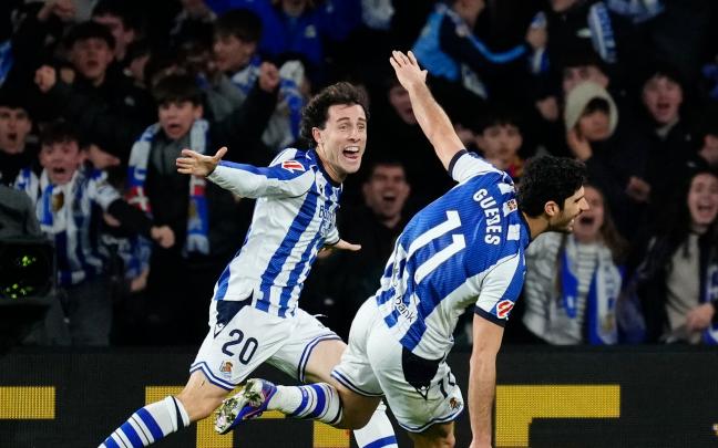 Guedes celebra el segundo gol ante el Barça. REAL SOCIEDAD
