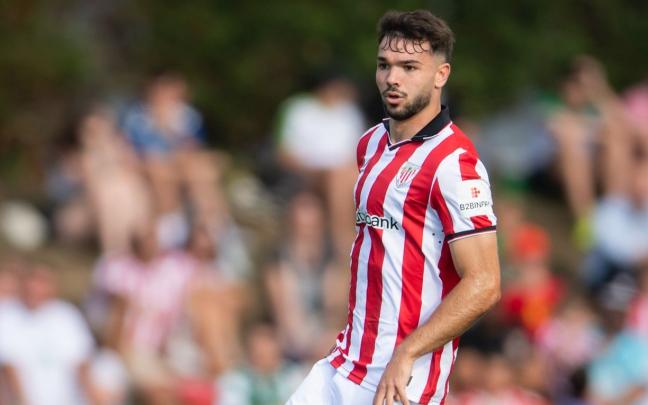 Unai Egiluz durante el partido ante el Racing / Athletic Club