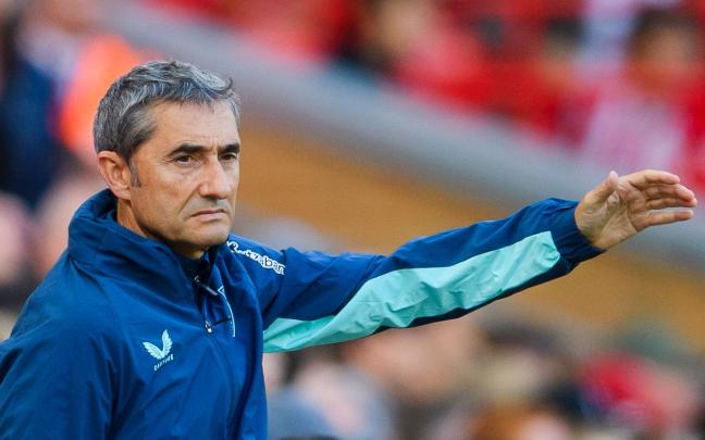 Ernesto Valverde durante el doble amistoso del Athletic en Anfield. Foto: Athletic Club