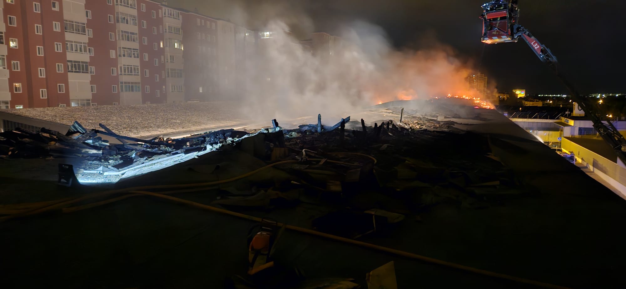 Imagen del incendio en el tejado de la Policía Municipal de Pamplona. Foto: Ayuntamiento de Pamplona
